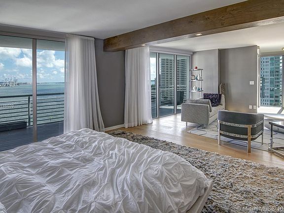 5th image of 325 Biscayne Blvd #1223