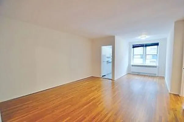 Rented by City Connections Realty | media 14