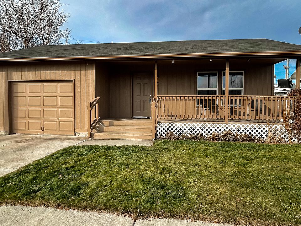 1st image of 669 NW Nelson Ct