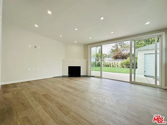 5th image of 11507 Cumpston St