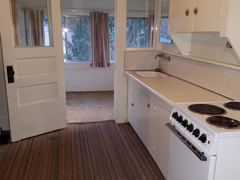 2nd image of 612 W 10th Ave APT 3