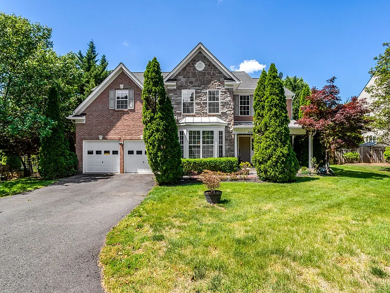 4900 Sunset Ln — Photo 1