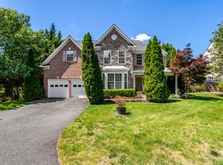 4900 Sunset Ln, Annandale, VA 22003