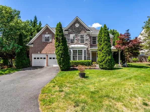 4900 Sunset Ln, Annandale, VA 22003