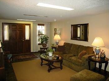 2nd image of 3334 N Westmoreland Dr