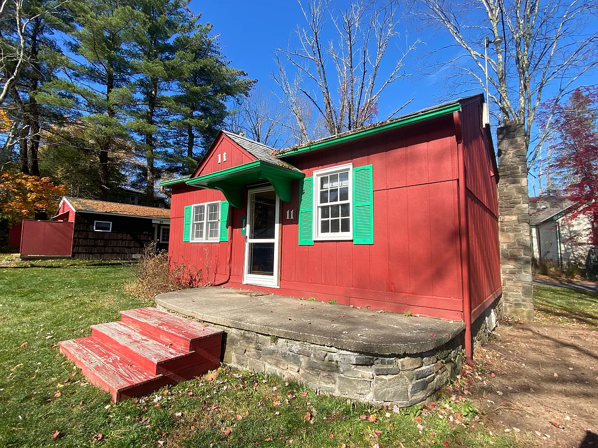 Building Photo - 209 Cottage Ln