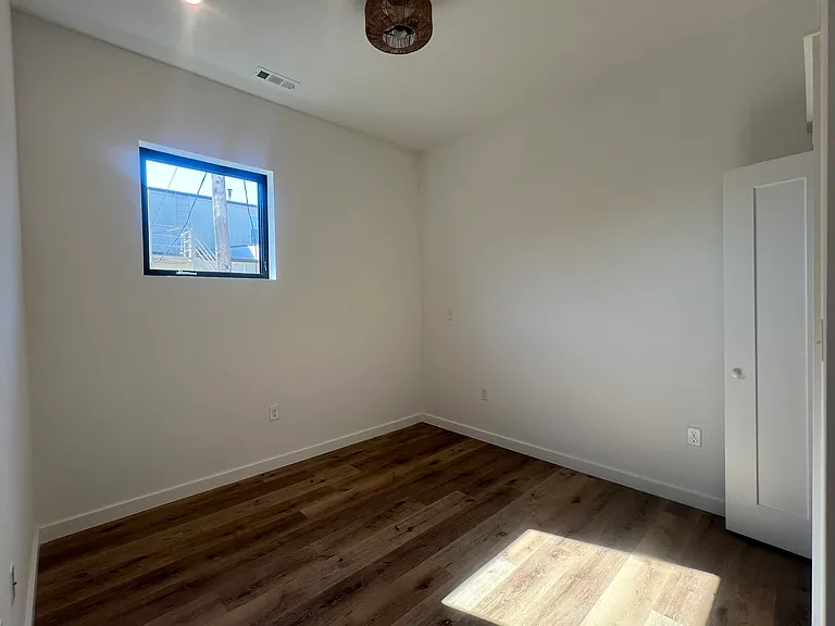 1704 Barclay St #2 — Photo 8