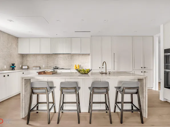 310 East 86th Street image 8 of 24