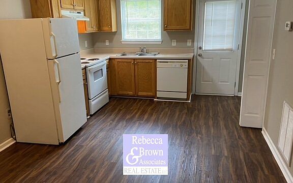 4th image of 110 Creekside Dr NW #1