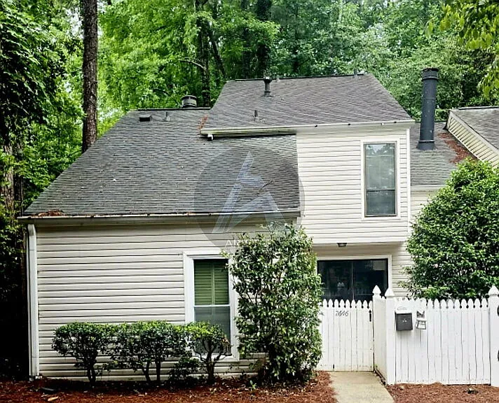 2646 Briarwood Dr SE — Photo 1