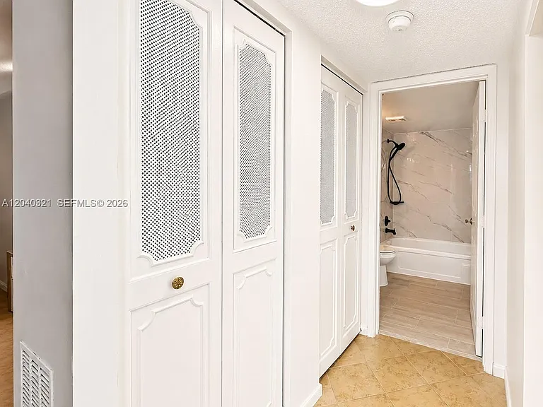 4550 NW 18th Ave #606 — Photo 14