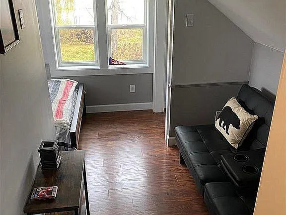409 Cedar St — Photo 16