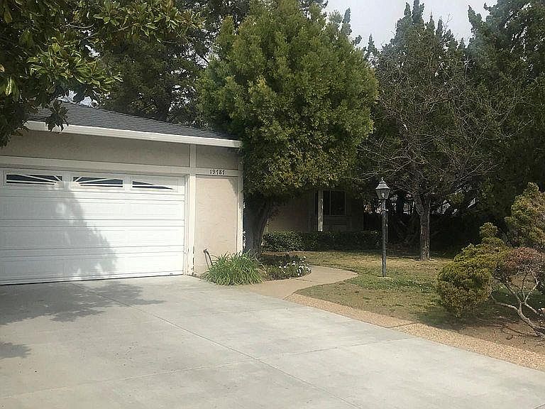1st image of 1987 Oakhaven Dr