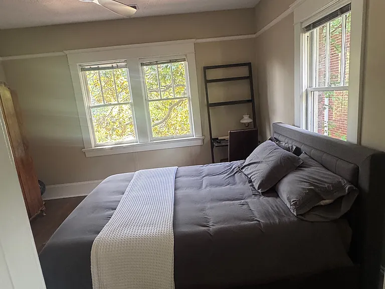 922 N Highland Ave NE #A — Photo 20