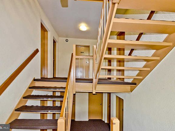 5th image of 9625 Whiteacre Rd Unit B3