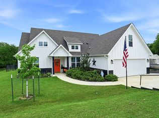 116 Lindsey Ln, Runaway Bay, TX 76426