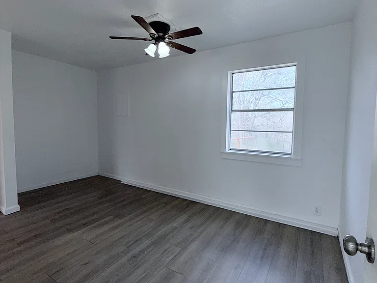 505 E Shepherd St — Photo 10