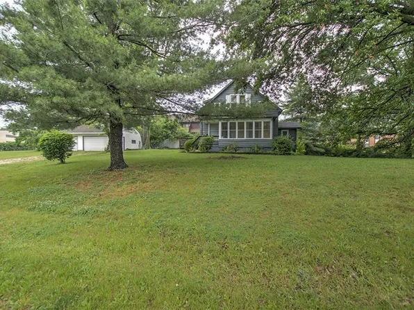 211 S 29th St, Decatur, IL 62521