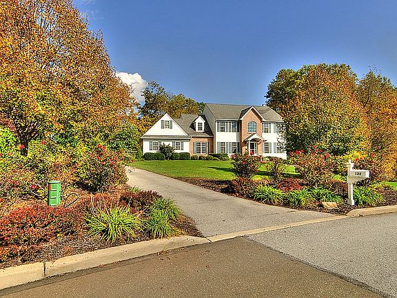2nd image of 122 Cromwell Dr