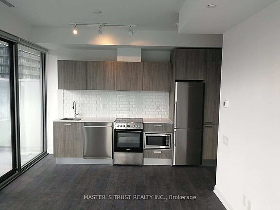 4th image of 50 Charles St E #1803