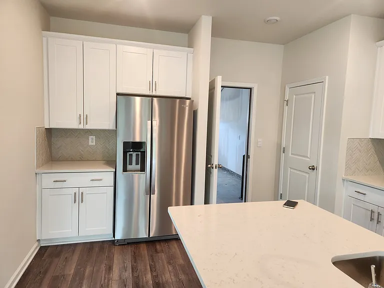 1050 Sunny Lake Dr — Photo 5