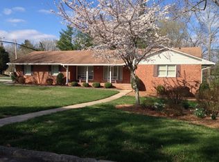 701 Huntington Dr, High Point, NC 27262