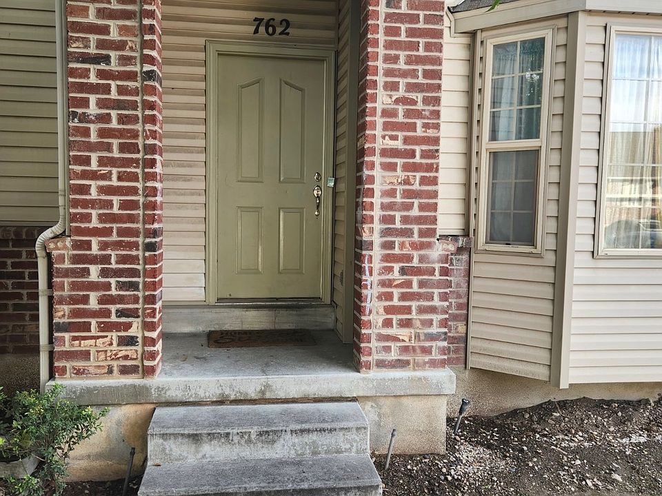 1st image of 762 E 90th St S