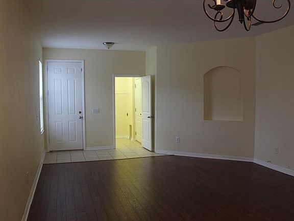3rd image of 8417 Deer Chase Dr