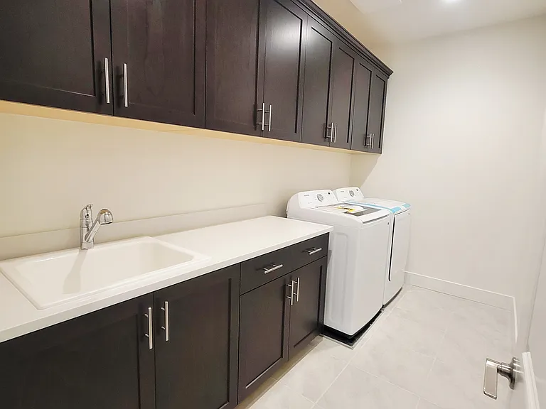 Laundry room 2nd floor