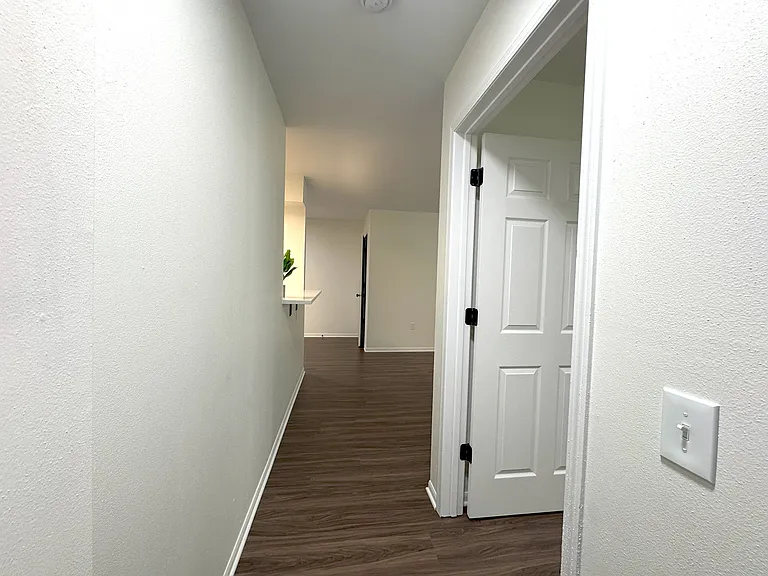 Crown Ridge Apartments — Photo 16