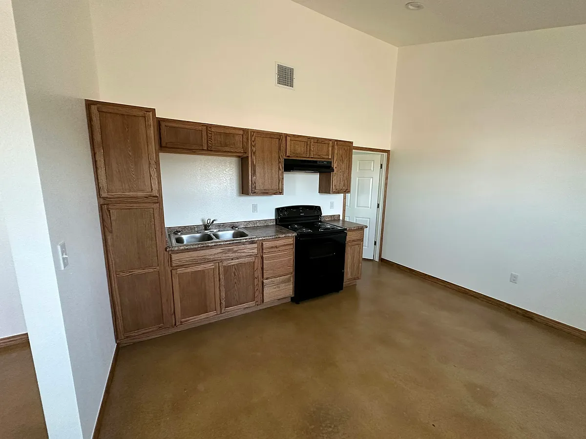 KITCHEN - 10820 Chapman Dr #F