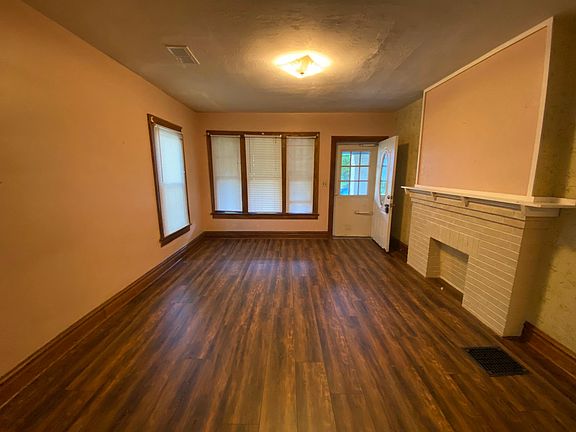 2nd image of 209 E Patterson Ave