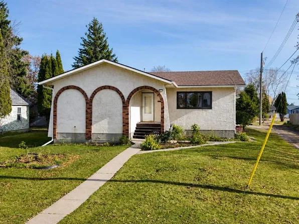 5009 W 45th St, High Prairie, AB T0G 1E0