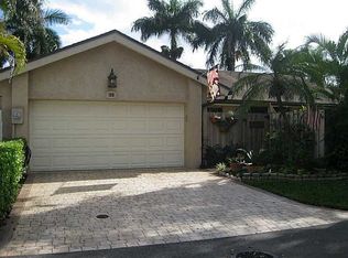 20 Elm Way, Hollywood, FL 33026