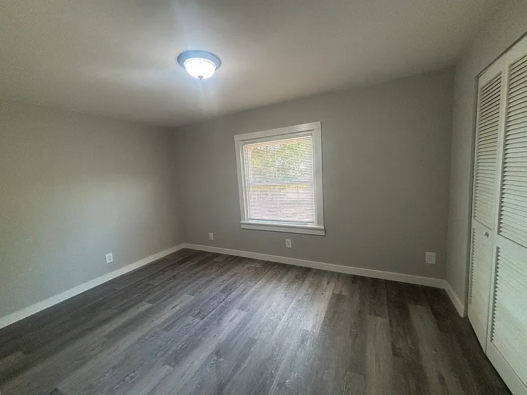 1516 Wilmont Ave — Photo 9