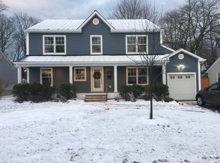 631 Hopping Rd, Belford, NJ 07718