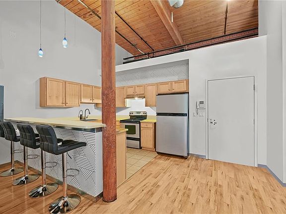 5th image of 1117 Douglas Ave APT 302