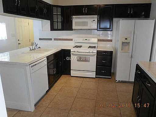 5th image of 1716 Hassett Ave