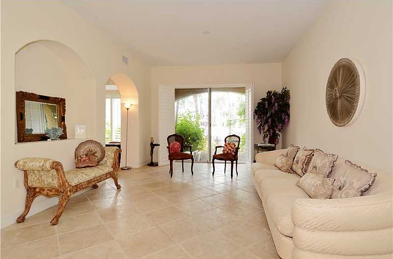 1st image of 20770 NE 31st Pl