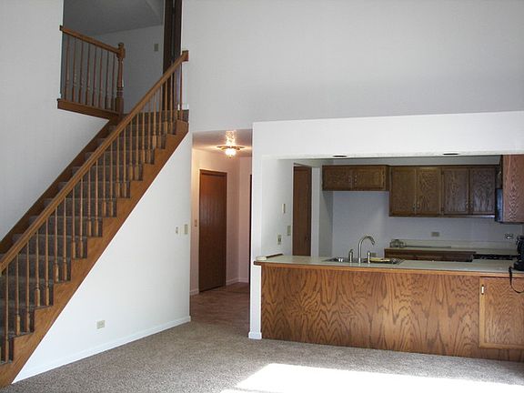 3rd image of 323 Vista Ct Unit E