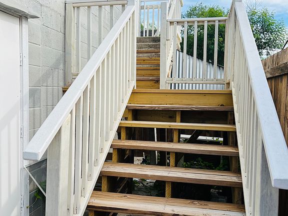 3rd image of 1005 E Adams Ave #2