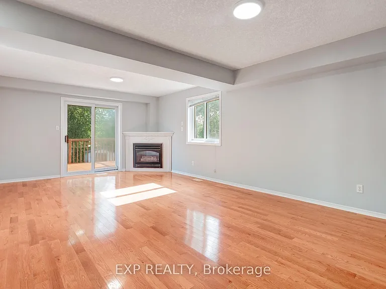 163 Daimler Dr — Photo 20