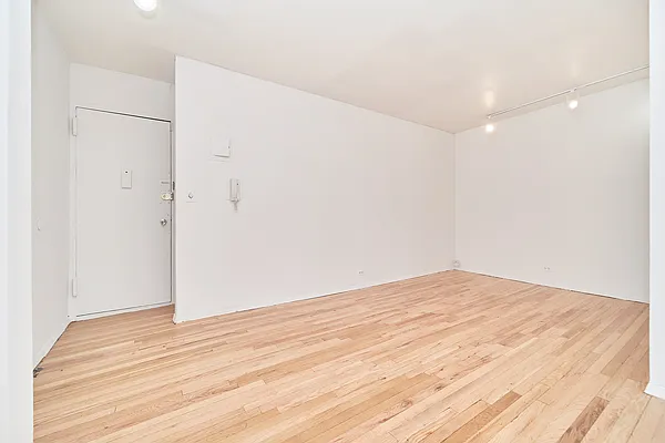 Rented by Living New York | media 10