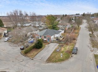 2 Fairbairn Ct S, Clarington, ON L1C4K9