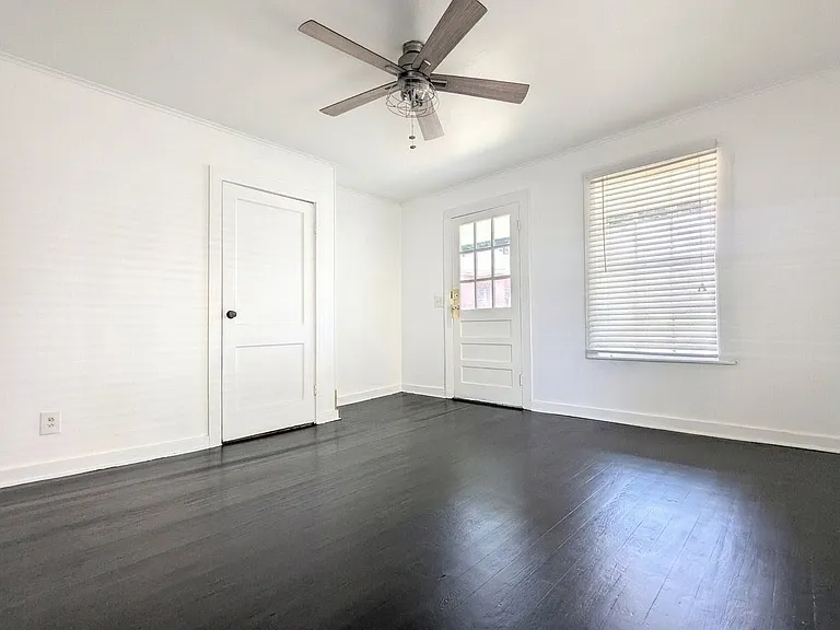 533 Center St #A — Photo 1