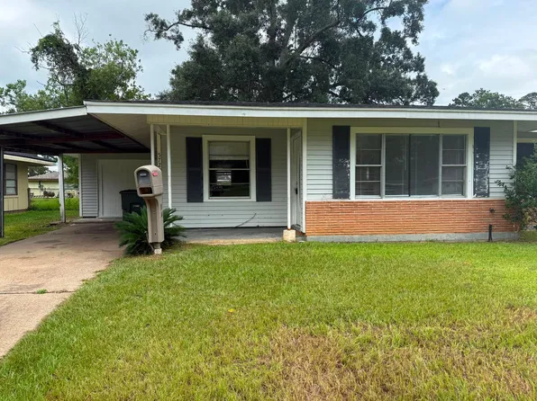 5720 Shivers Dr, Beaumont, TX 77708