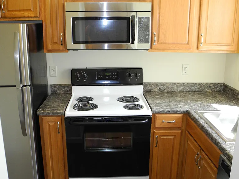 35 S Potomac St #4 — Photo 13
