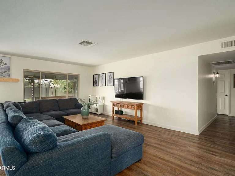5161 E Beck Ln — Photo 6
