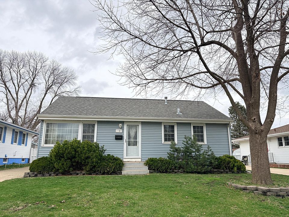 1st image of 3909 7th Pl NW