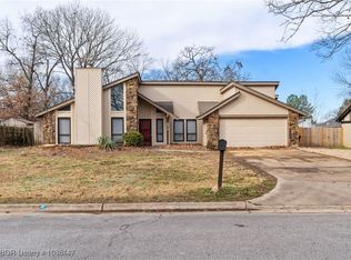 8512 Meadow Dr, Fort Smith, AR 72908